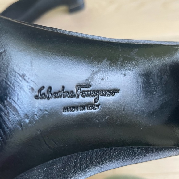 Ferragamo black satin shoes size 9 - Picture 4 of 7